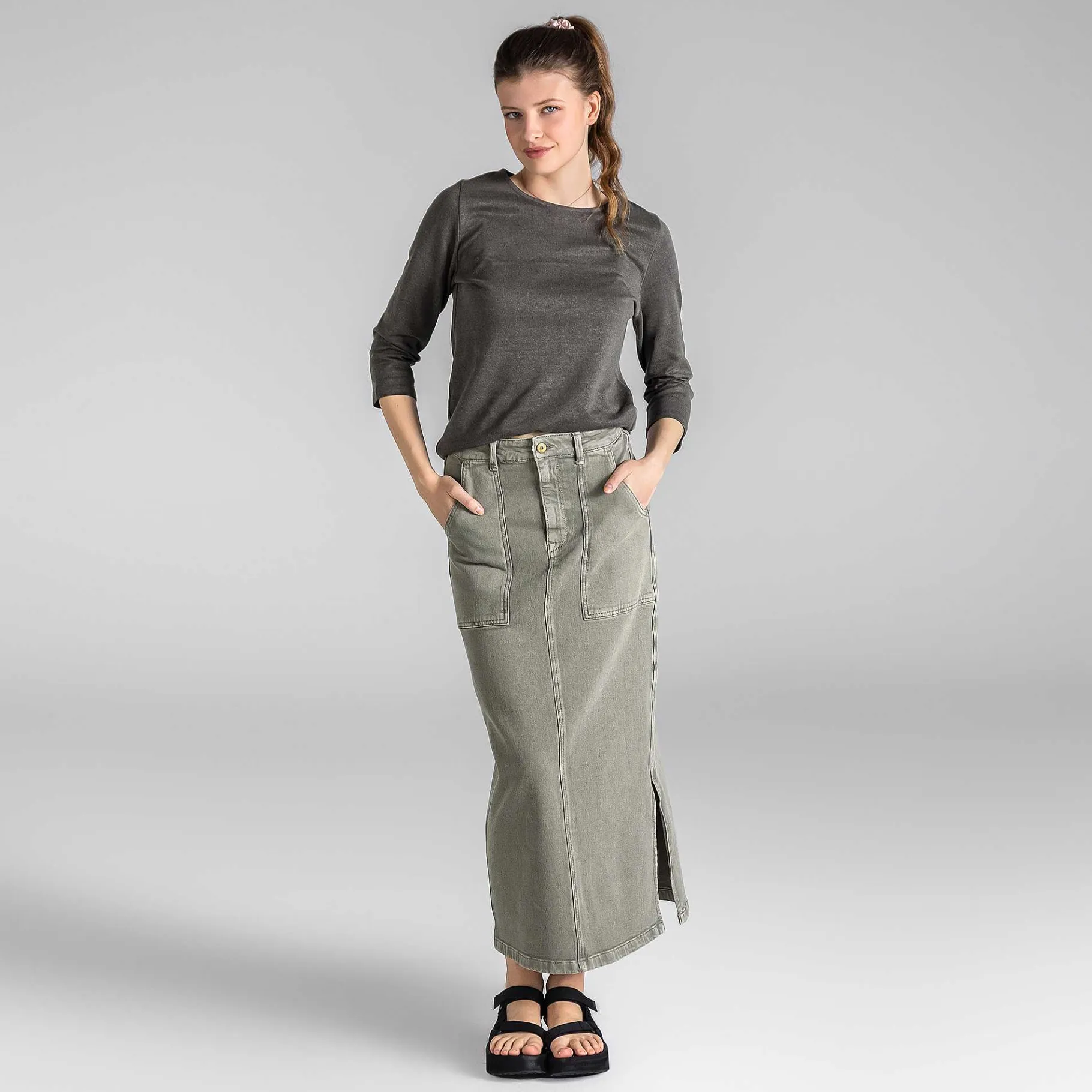LIVING CRAFTS Waargebeurd Verhaal Bahira | Rok Kaki Hel Fashion