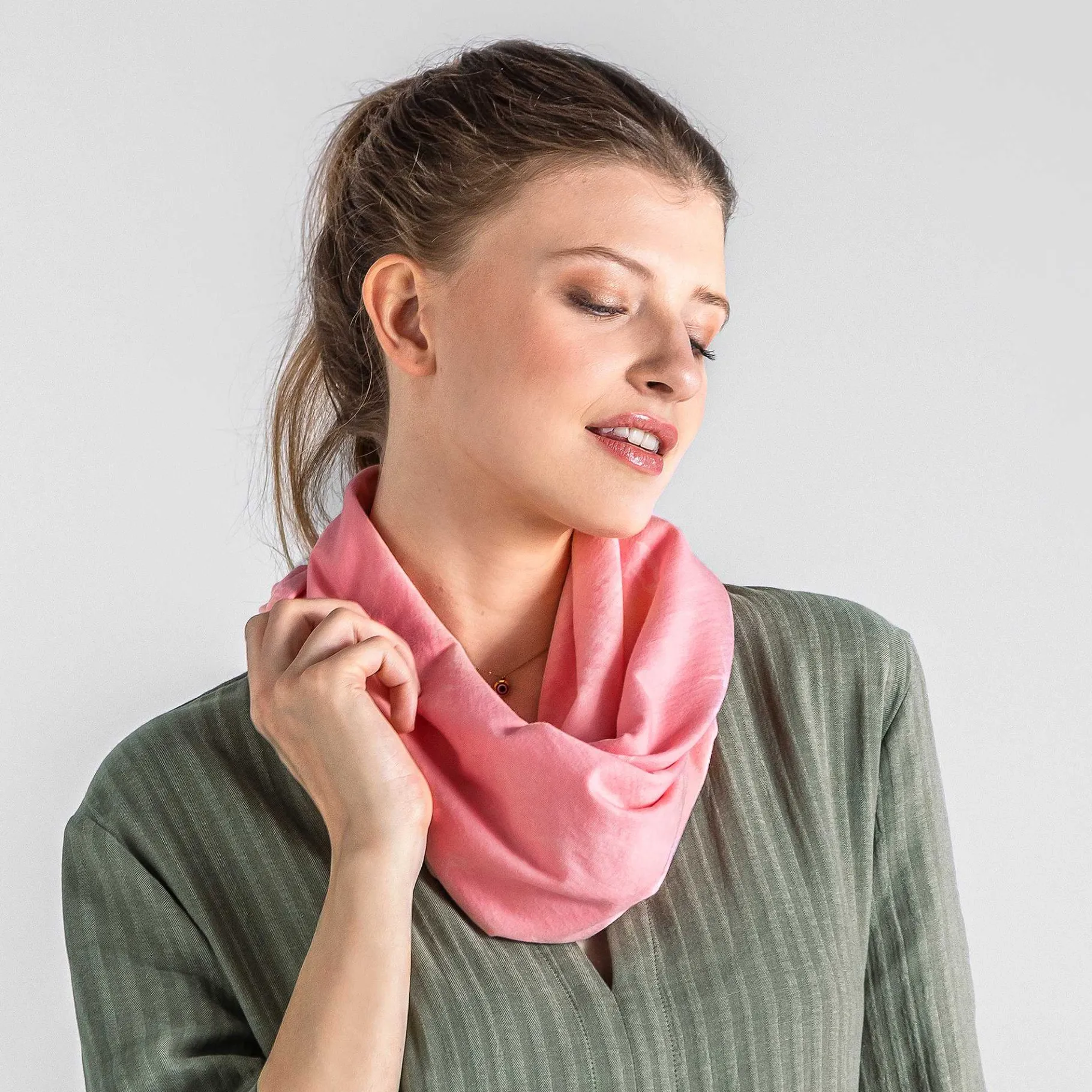 LIVING CRAFTS Waargebeurd Verhaal Baila | Gemaakte Sjaal Artwash Roze New