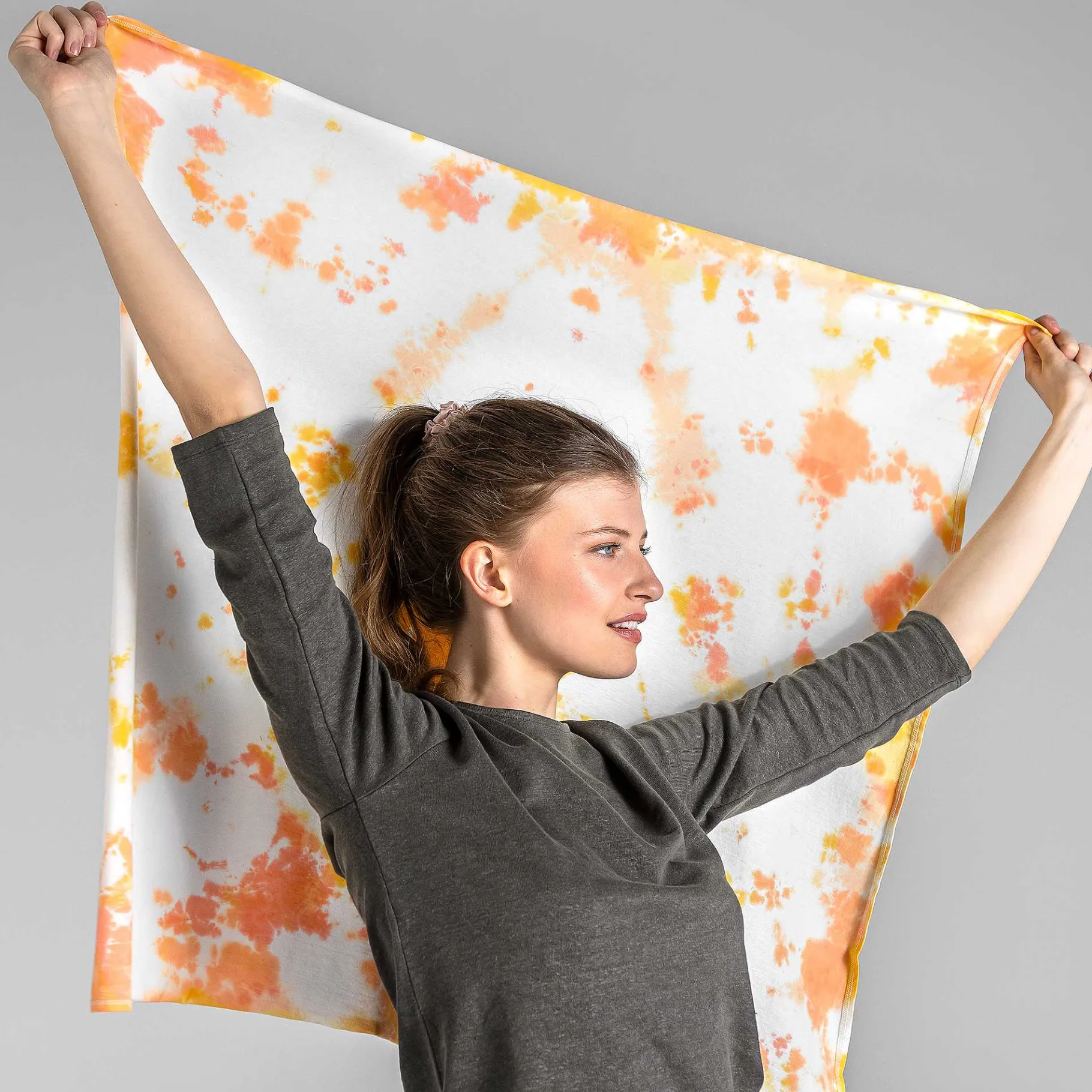 LIVING CRAFTS Waargebeurd Verhaal Baila | Gemaakte Sjaal Kunstwas Geel Online
