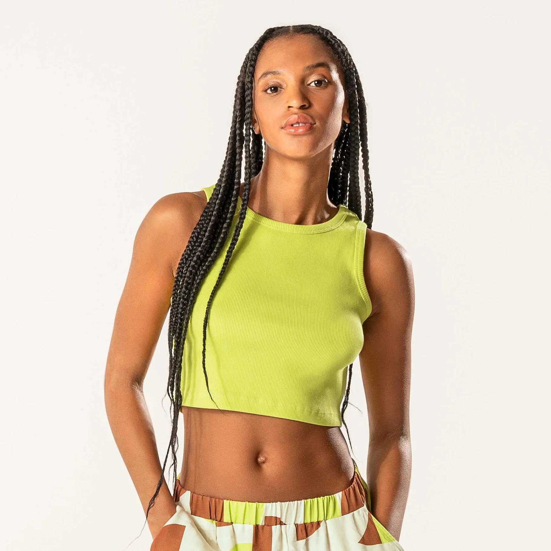 LIVING CRAFTS Waargebeurd Verhaal Demi | Geribbelde Crop-Top Peer Best