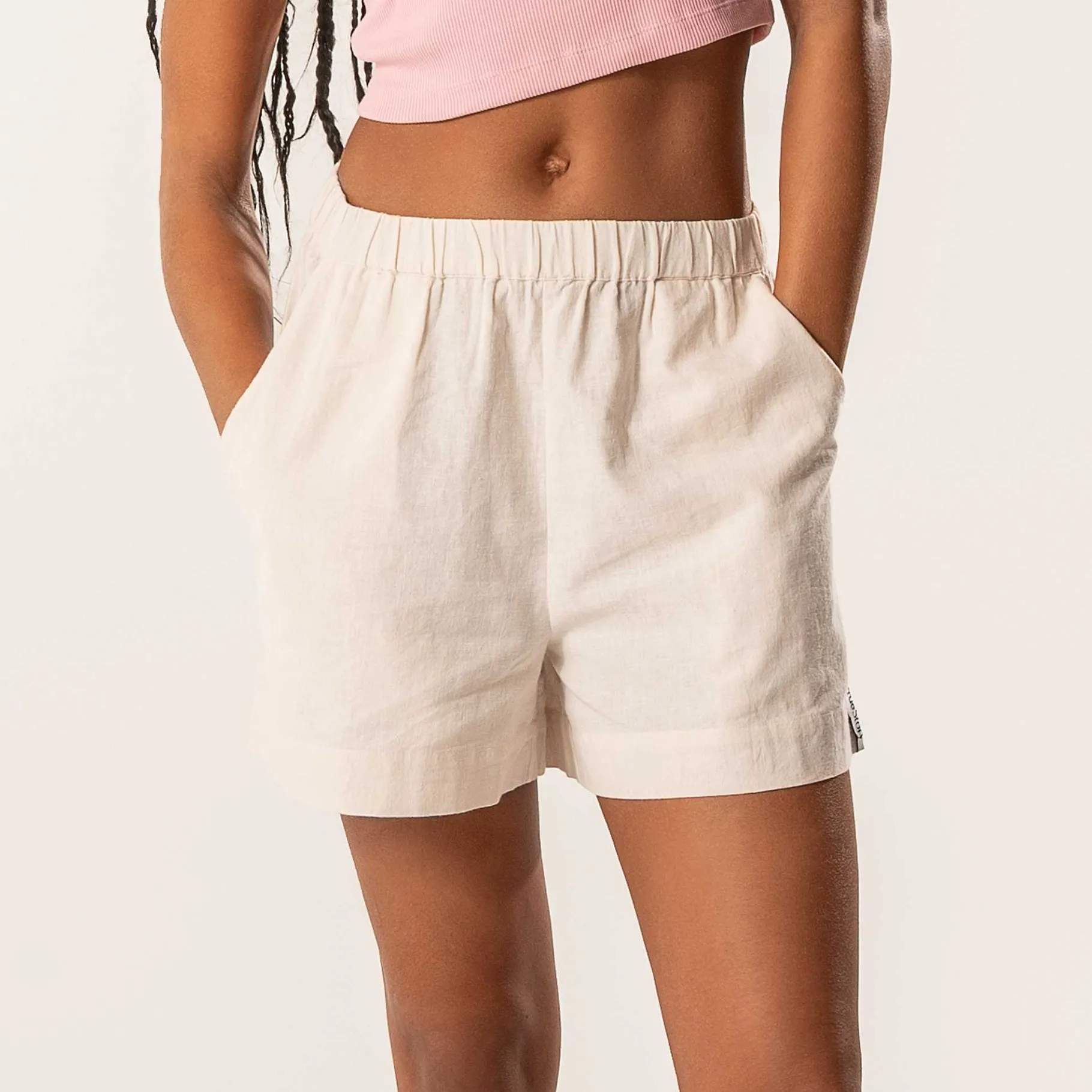 LIVING CRAFTS Waargebeurd Verhaal Dorisa | Korte Broek Zand Fashion